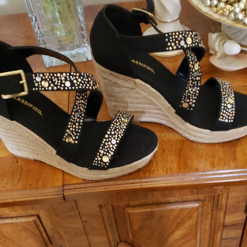 Shoes - Picture 3 of 3